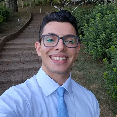 Foto de Lucas Lima, desenvolvedor web da Limaa Tec